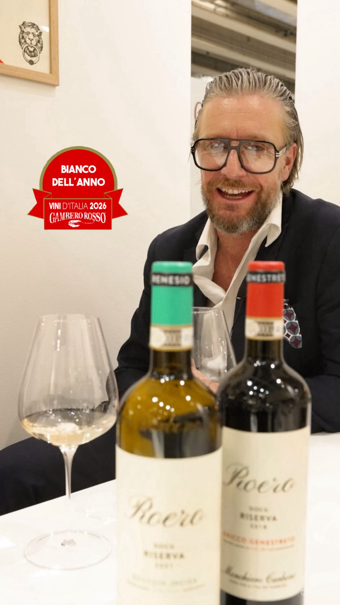 “IL BIANCO DELL’ANNO RACCONTATO DA CHI LO FA” Episodio 6

Avere in portfolio il Miglior Bianco d’Italia 2026 non è solo un prestigio, ma una grande responsabilità strategica.

🎥✨La parola ad Alessandro Rossi, Wine Manager di  @partesaforwine , nostro partner italiano esclusivo, che in questo reel ci spiega cosa significa gestire il posizionamento del Roero Arneis Renesio Incisa e curare la distribuzione di un’etichetta così prestigiosa nei migliori ristoranti ed enoteche italiane, grazie ad una logistica impeccabile.
Sei un professionista della ristorazione?
Contatta la rete vendita di @partesaforwine per arricchire la tua carta dei vini. 📈

-
-

THE BEST WHITE OF THE YEAR TOLD BY ITS MAKERS” Episode 6

Having the 2026 Best White Wine of Italy in our portfolio is not just a matter of prestige, but a major strategic responsibility.

🎥✨We hear from Alessandro Rossi, Wine Manager at @partesaforwine , our exclusive Italian partner, who explains what it means to manage the positioning of Roero Arneis Renesio Incisa and oversee the distribution of such a prestigious label to the finest Italian restaurants and wine bars thanks to impeccable logistics.
Are you a wine professional?
Contact the #partesaforwine sales team to enhance your wine list. 📈

#MigliorBianco2026 #EccellenzaItaliana #monchierocarbonewinery WineLovers bestitalianwine partesaforwine
@lozingarodilusso 

🇪🇺 CAMPAIGN FINANCED ACCORDING TO EU REGULATION N. 2021/2115
🇮🇹 MINISTRY OF AGRICULTURE, FOOD SOVEREIGNTY AND FORESTS